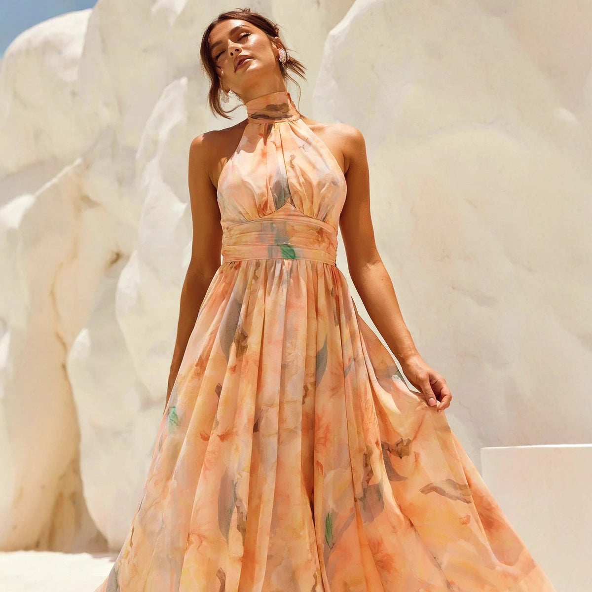 MÁRIA™ | Esther | Elegáns Halter nyakú ruha mintával