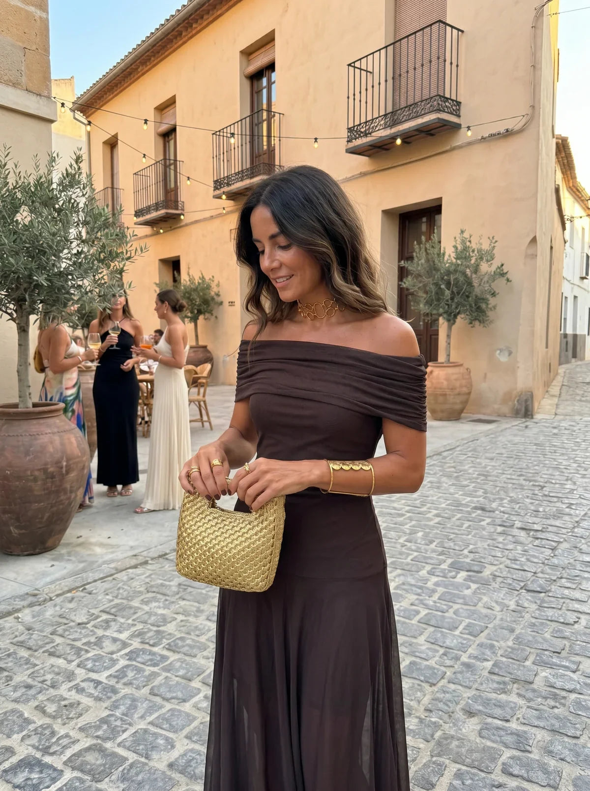 MÁRIA™ | Uma | Lágy esésű hosszú ruha elegáns dizájnnal