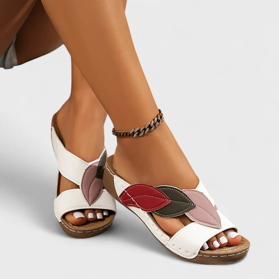 MÁRIA™ | Solveig | Klapki slip-on