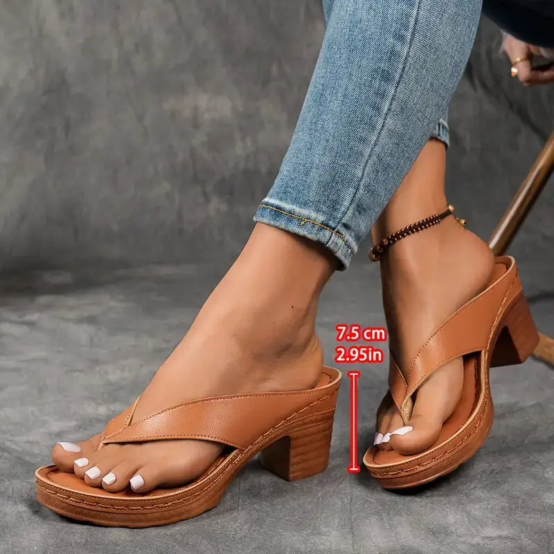 MÁRIA™ | Zlata | Lapos szandálok