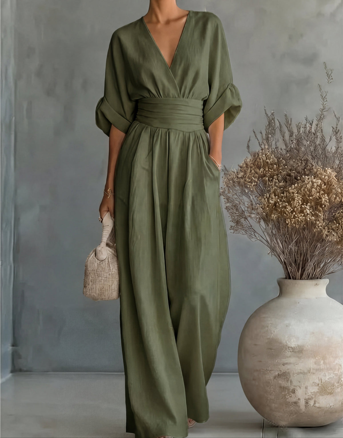 MÁRIA™ | Daniela | Elegáns overál V-nyakkivágással és övvel